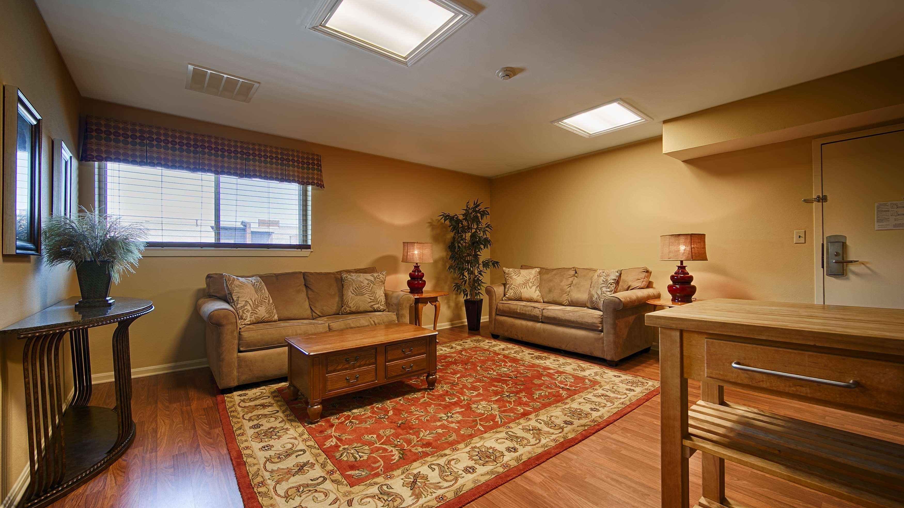 Best Western Shelbyville Lodge Экстерьер фото